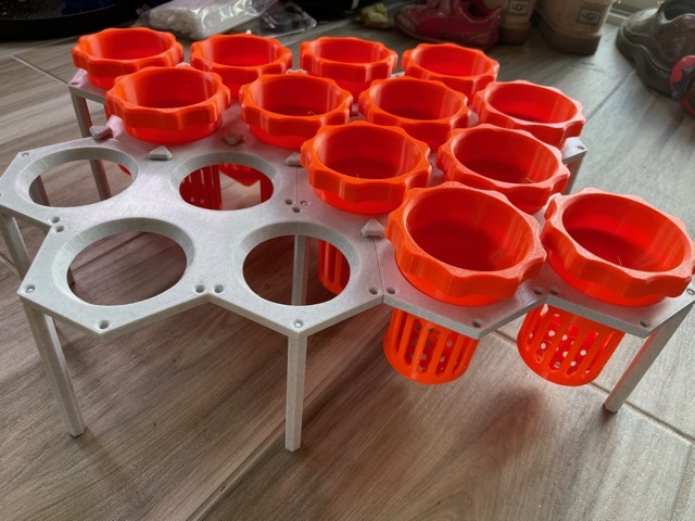 Modular Kratky Staging Base