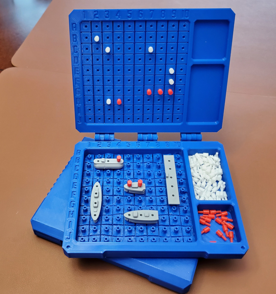 battleship-game-with-storage-case-english-cyrillic-by-maximumdude