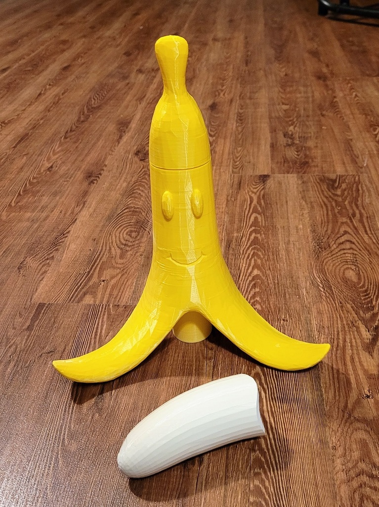 Banana Saber [Collapsing Lightsaber / Sword] by International_Man_of