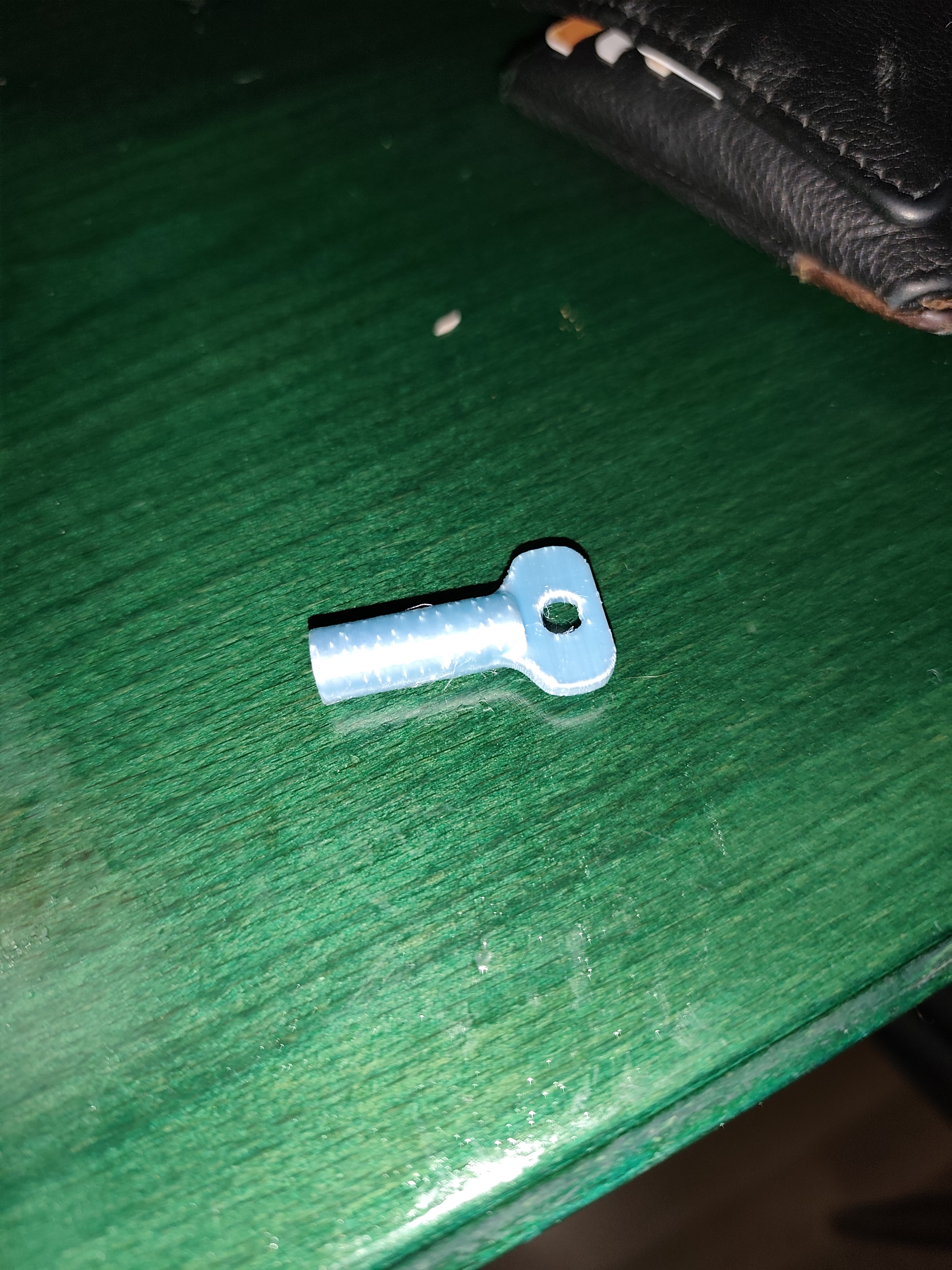 Key for towel dispenser, Schlüssel für Handtuchspender