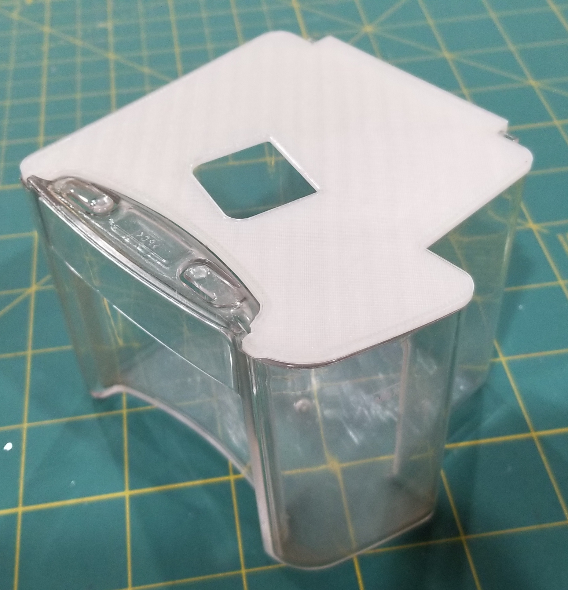 Coffee grinder lid