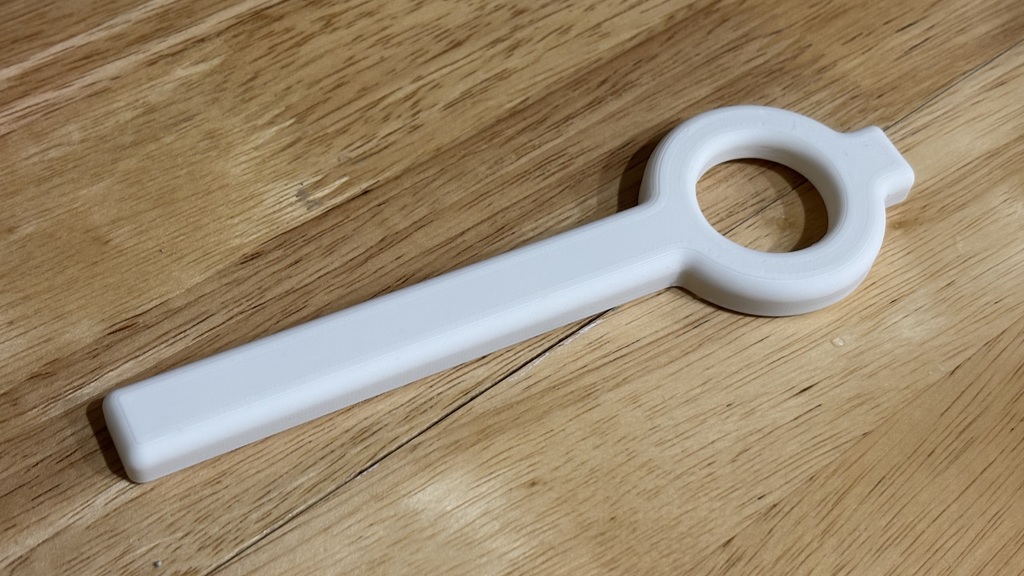 Water jug wrench for pet gravity water dispenser