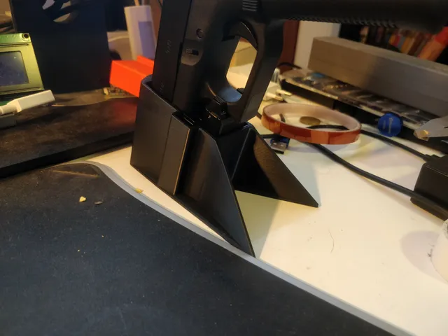 Glock 17 + Olight PL Mini Desk Stand