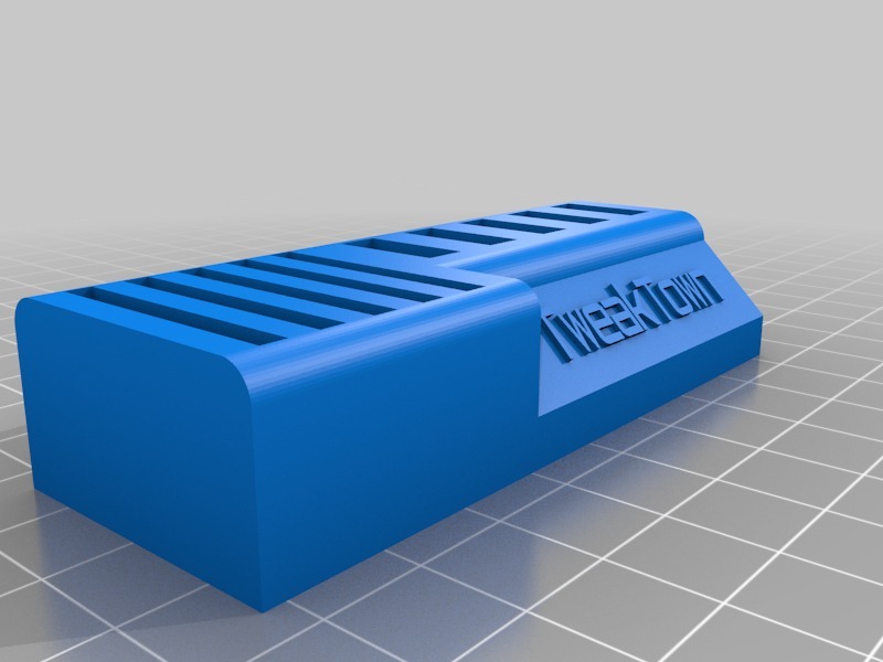 TweakTown USB stick and SD card holder