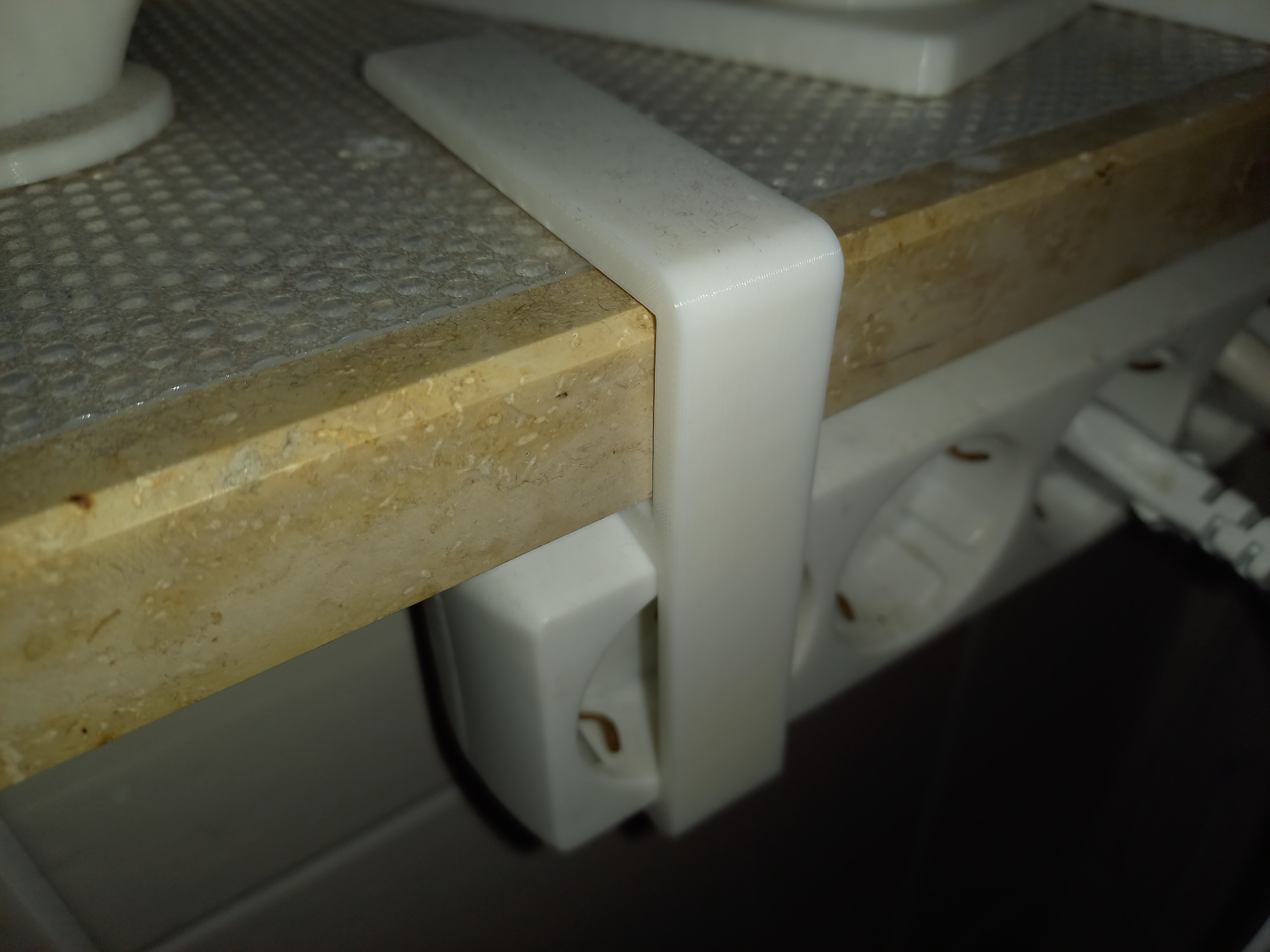 Bracket for Powerstrip — thumbnail 2
