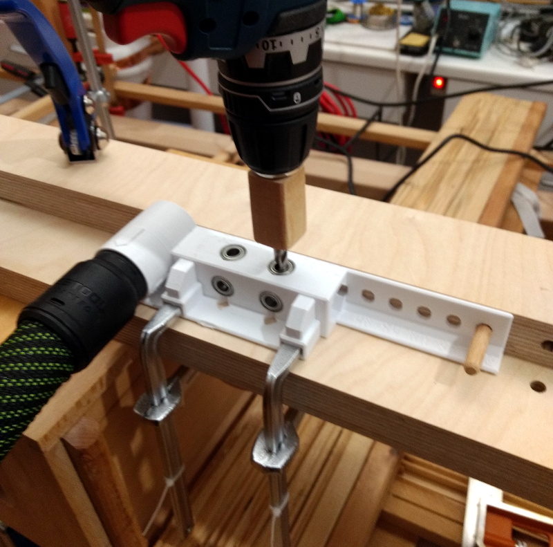 Dowelling Jig for Face-To-Edge Joints