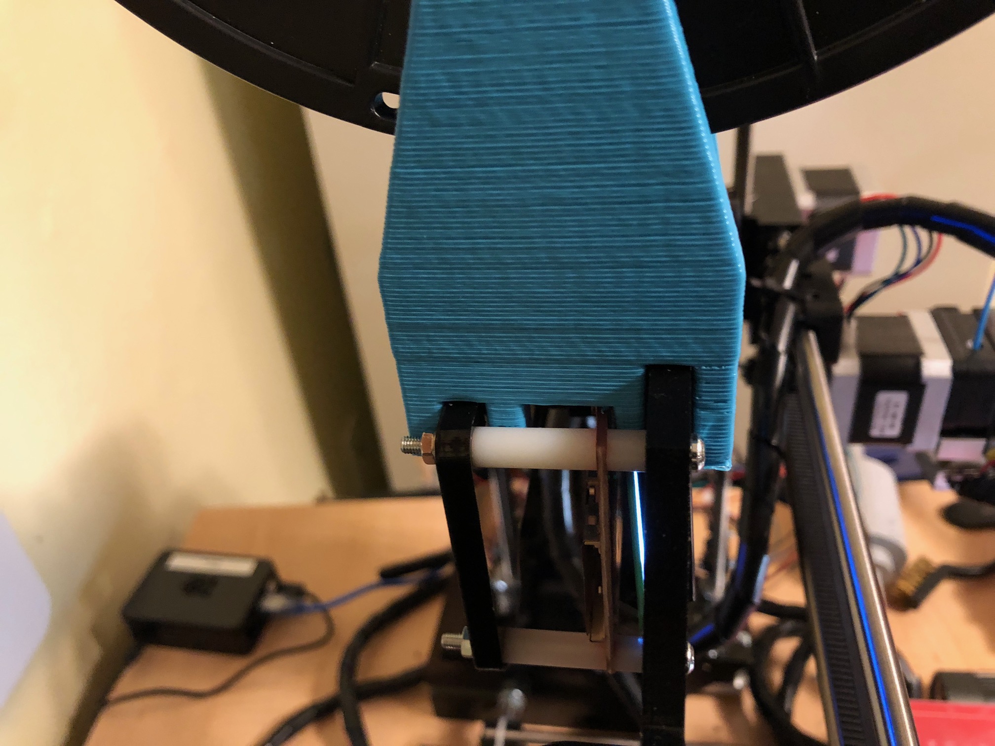 Reprapguru Prusa I3 V2 Filament Spool Bracket Holder Von Gorefish Reprapguru Prusa I3 V2 Filament Spool Bracket Holder Von Gorefish