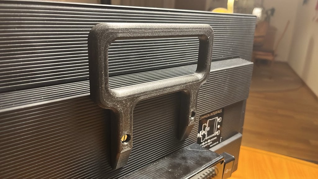 Handle for TV with 100mm VESA mount