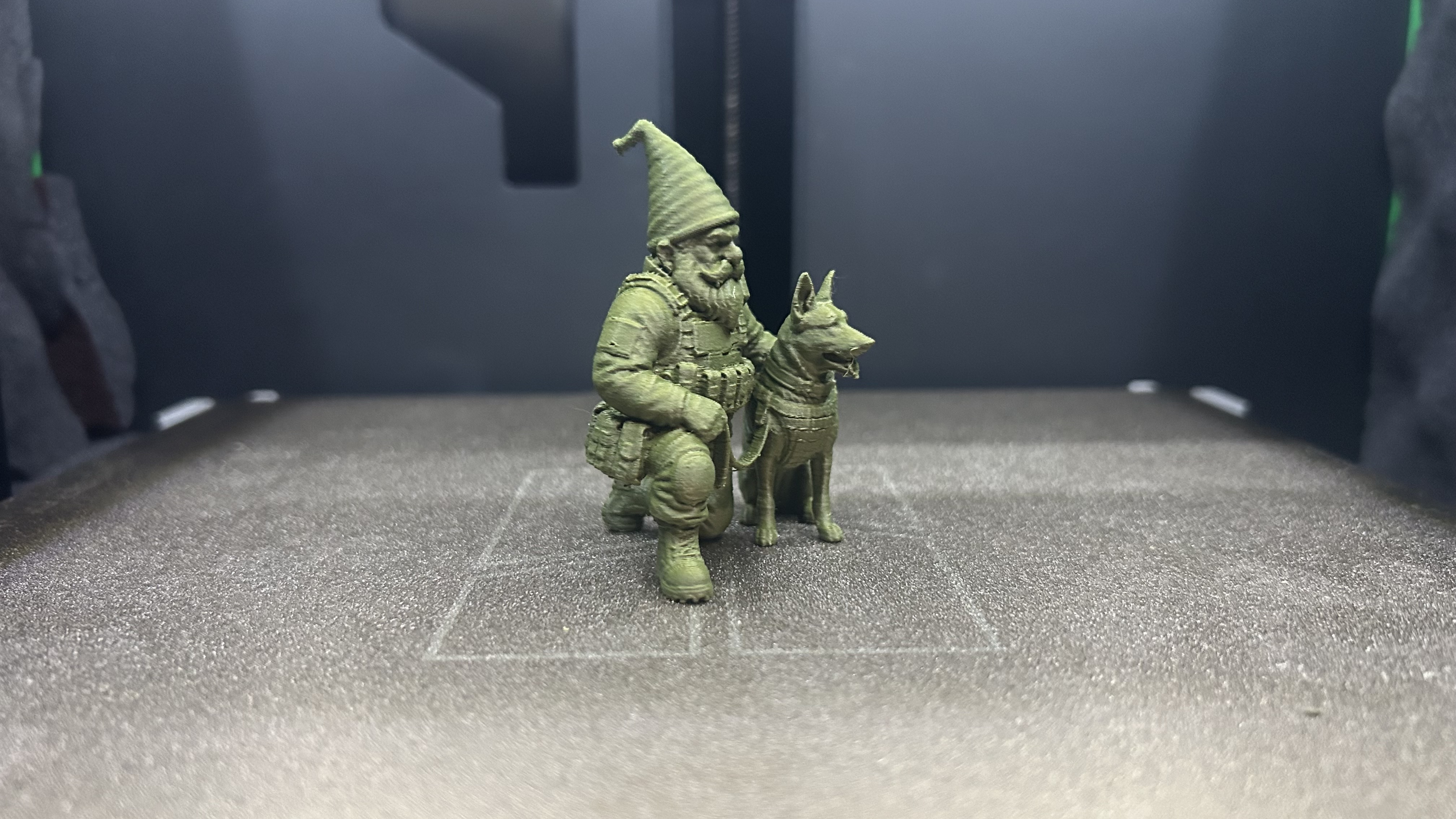 Kneeling K9 Handler Gnome