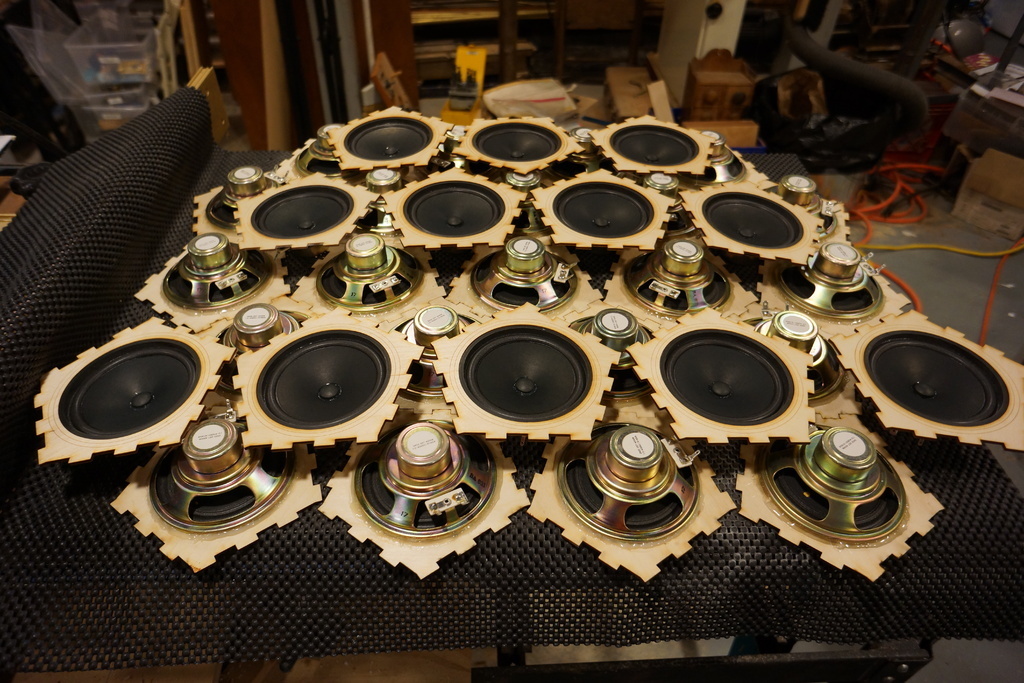 Sputnik 17 - 4 inch speakers