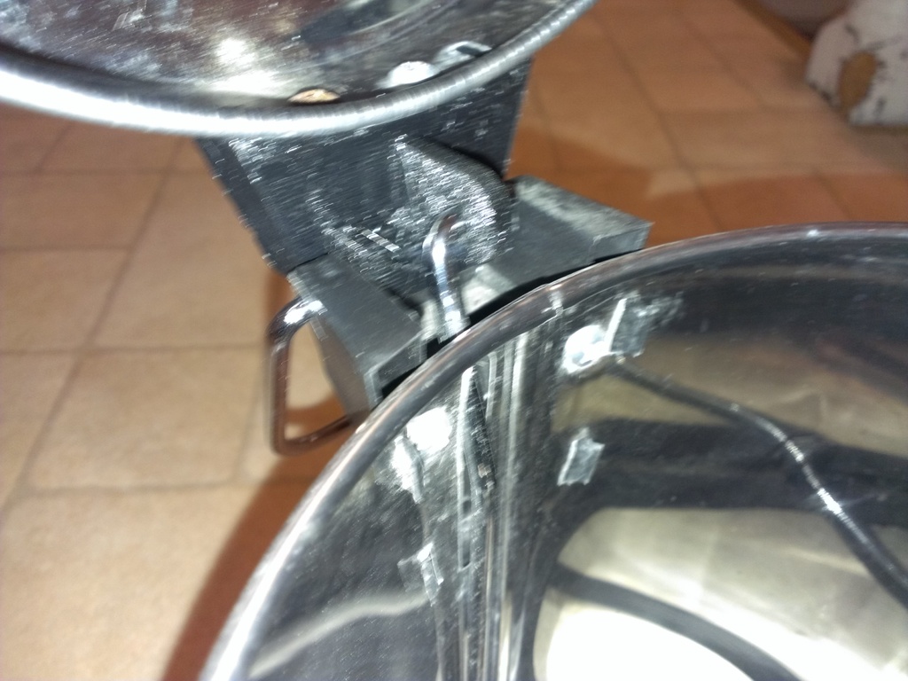 Trash Can Lift Hinge by cperiod Download free STL model