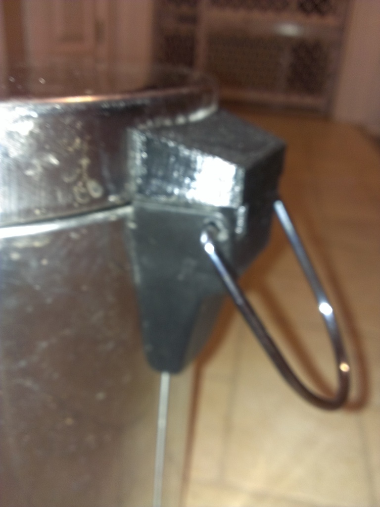 Trash Can Lift Hinge by cperiod Download free STL model