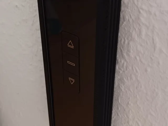 parametric remote holder, easy to print