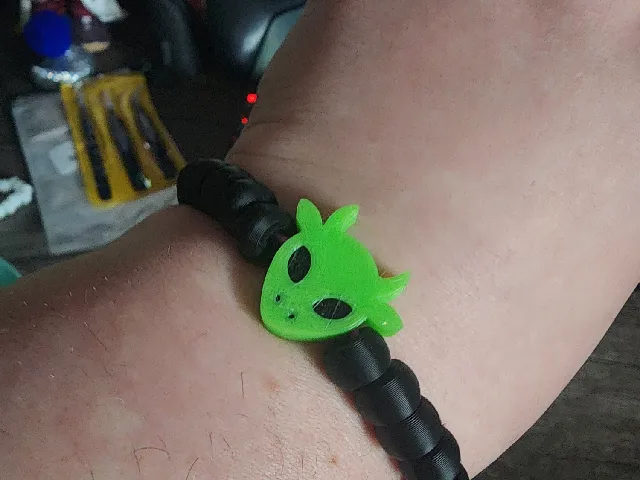 Cow Alien Kansi Bead (For the Force Fields Festival)
