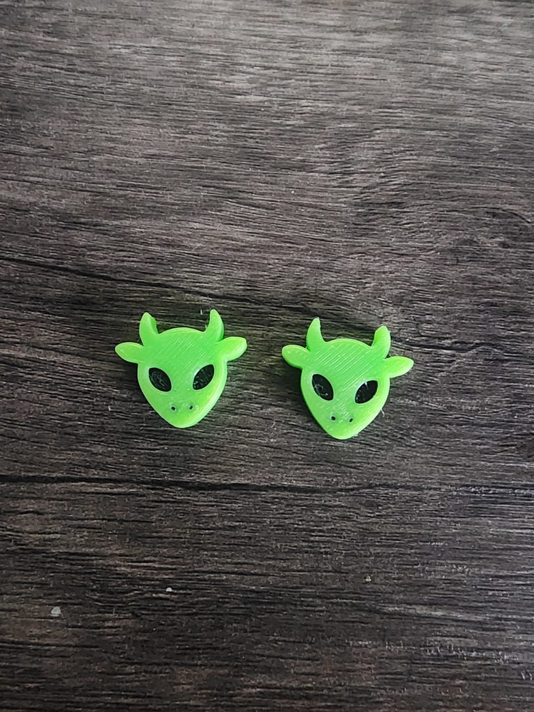 Cow Alien Kansi Bead (For the Force Fields Festival)