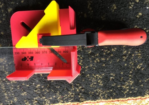 Corner Clamp by Bern | Download free STL model | Printables.com