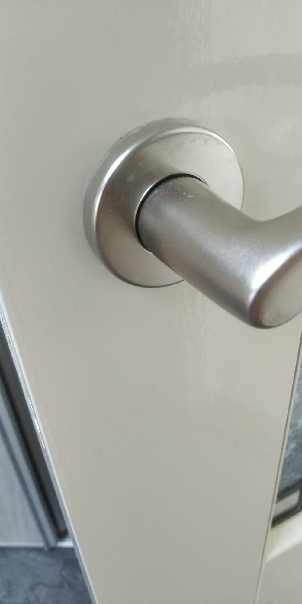 Door handle mounting plate