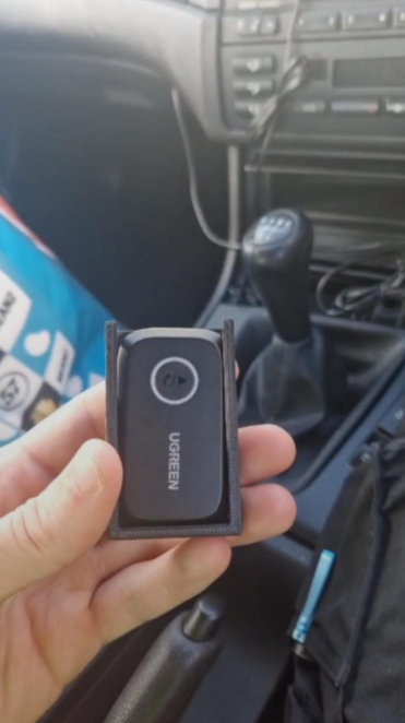 UGREEN AUX Bluetooth Receiver Holder Case