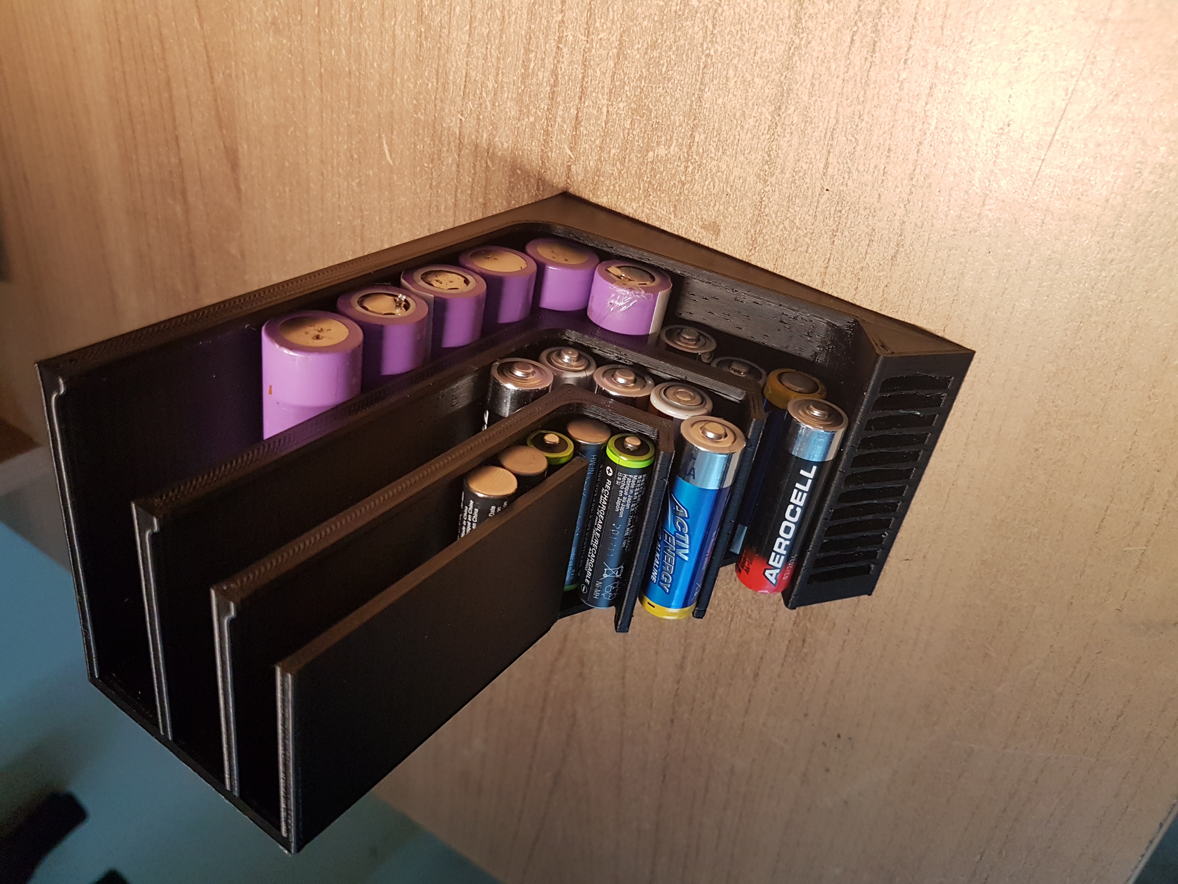 Miniatura 2 do modelo 3D Battery Holder - AA/AAA/18650/Button Cell