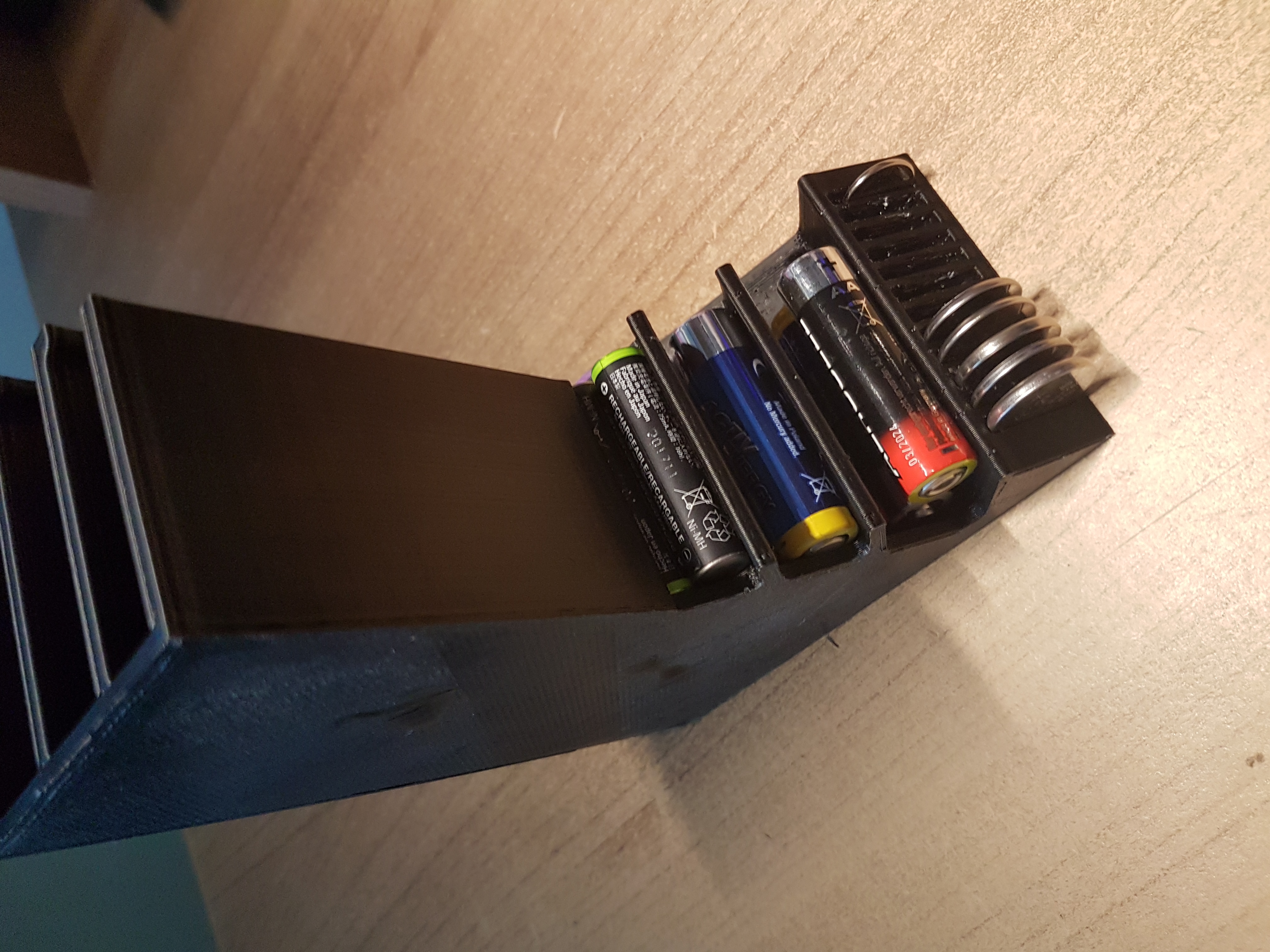 Miniatura 3 do modelo 3D Battery Holder - AA/AAA/18650/Button Cell