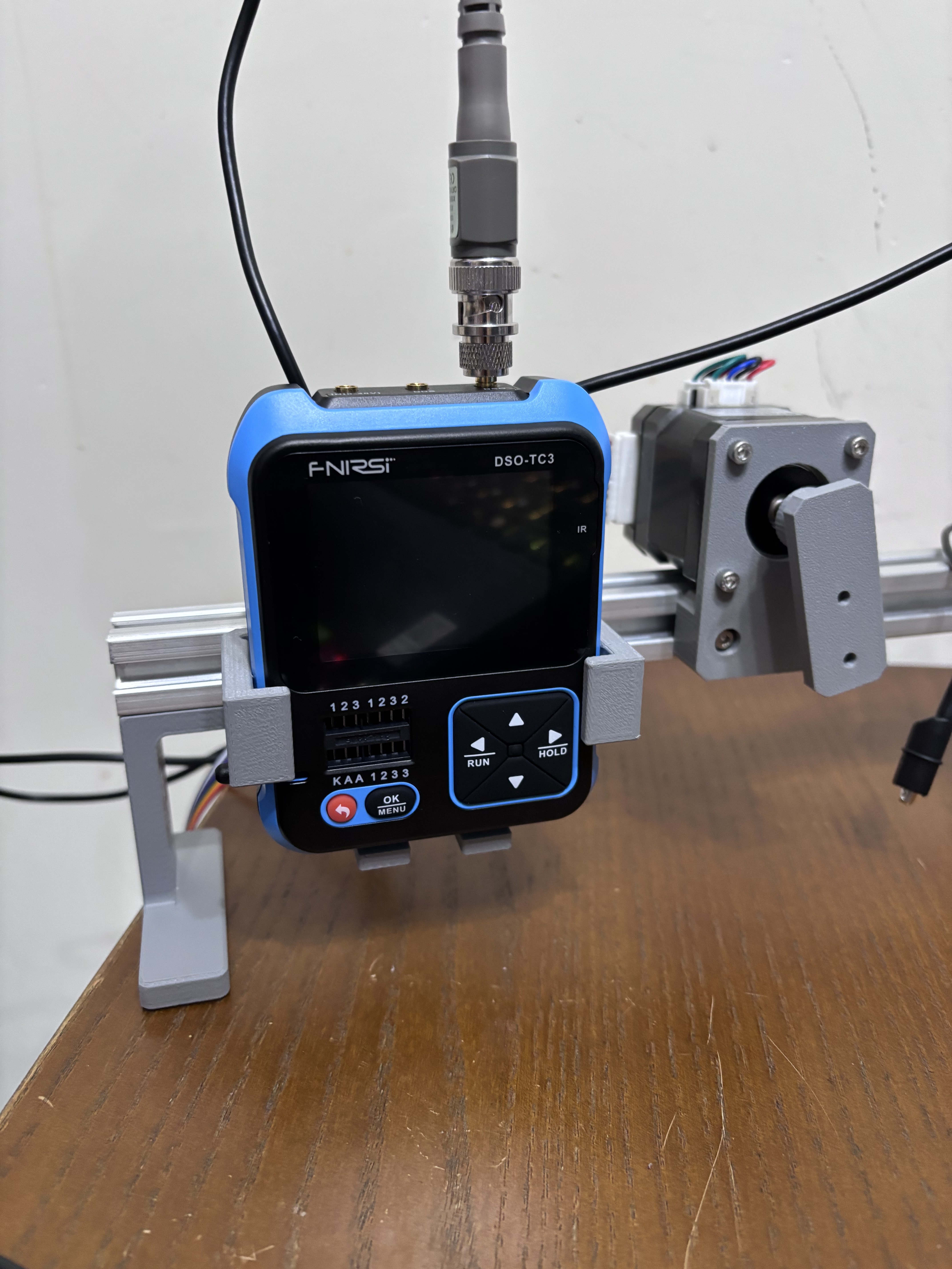 DSO-TC3 mini oscilloscope and probe mount