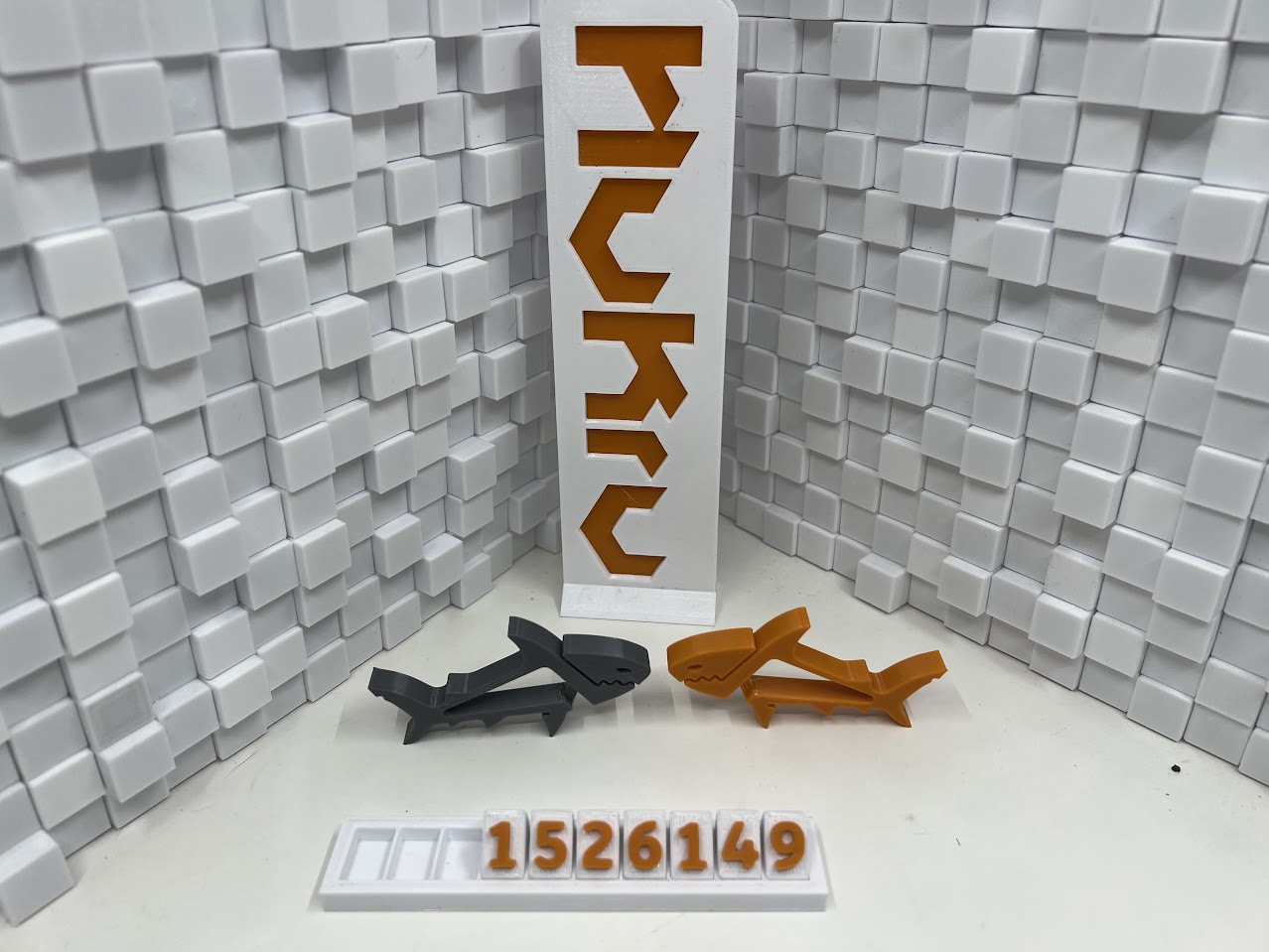 SHARKZ... Fun Multipurpose Clips / Holders / Pegs with moving jaws that bite!