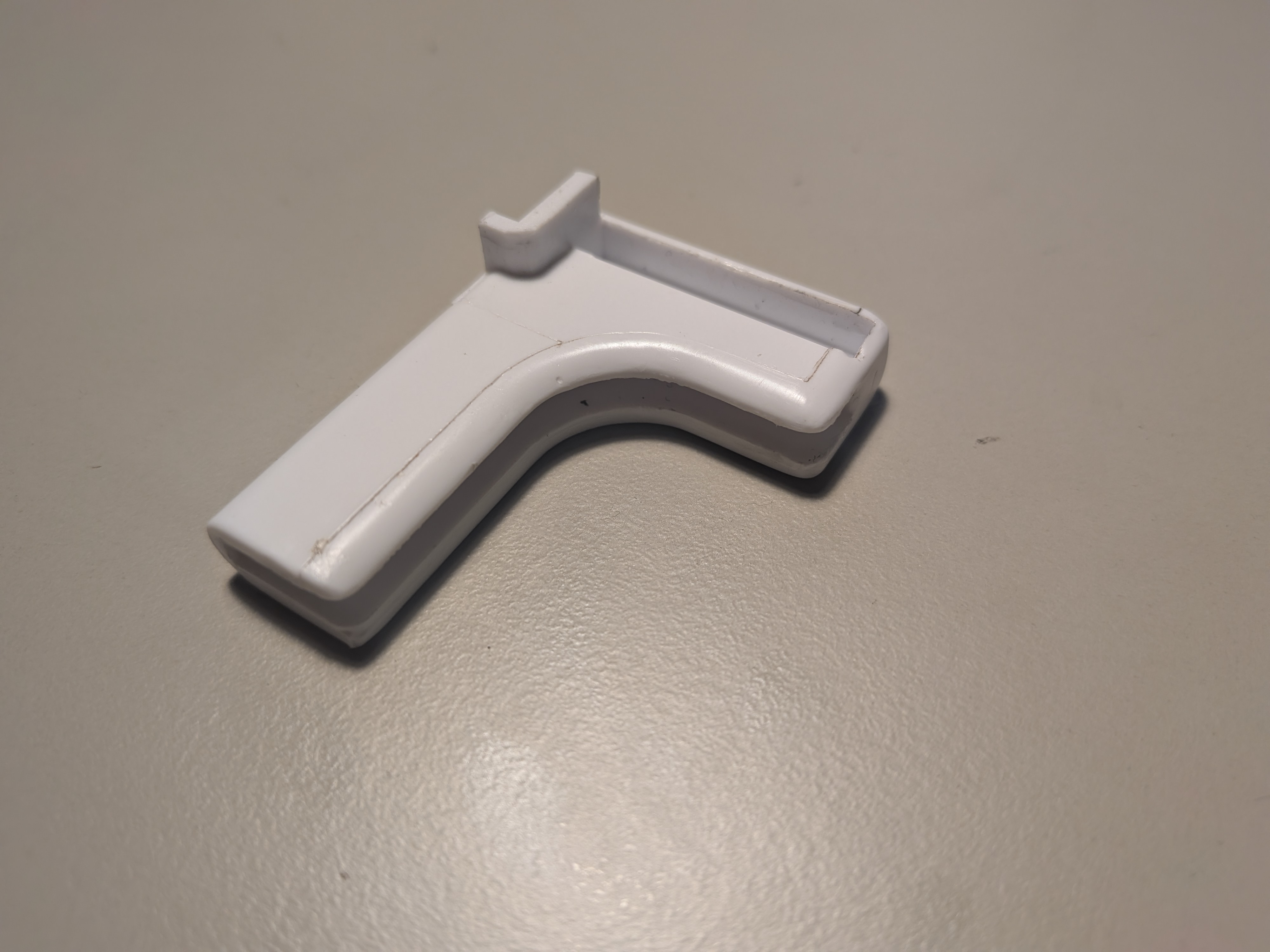 Guzzanti Fridge Glass Bracket