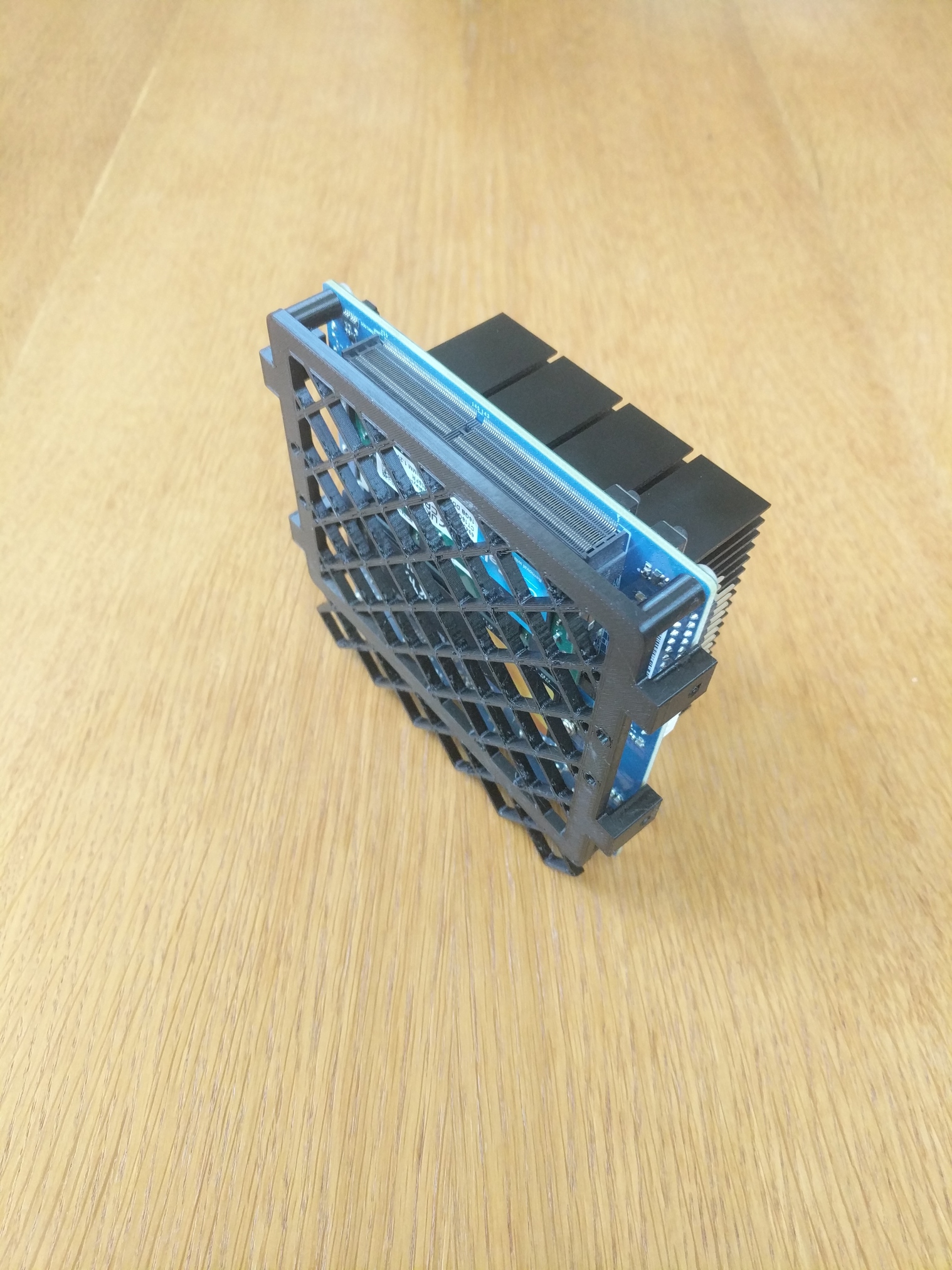 Miniatura 3 do modelo 3D Odroid H3 hex case