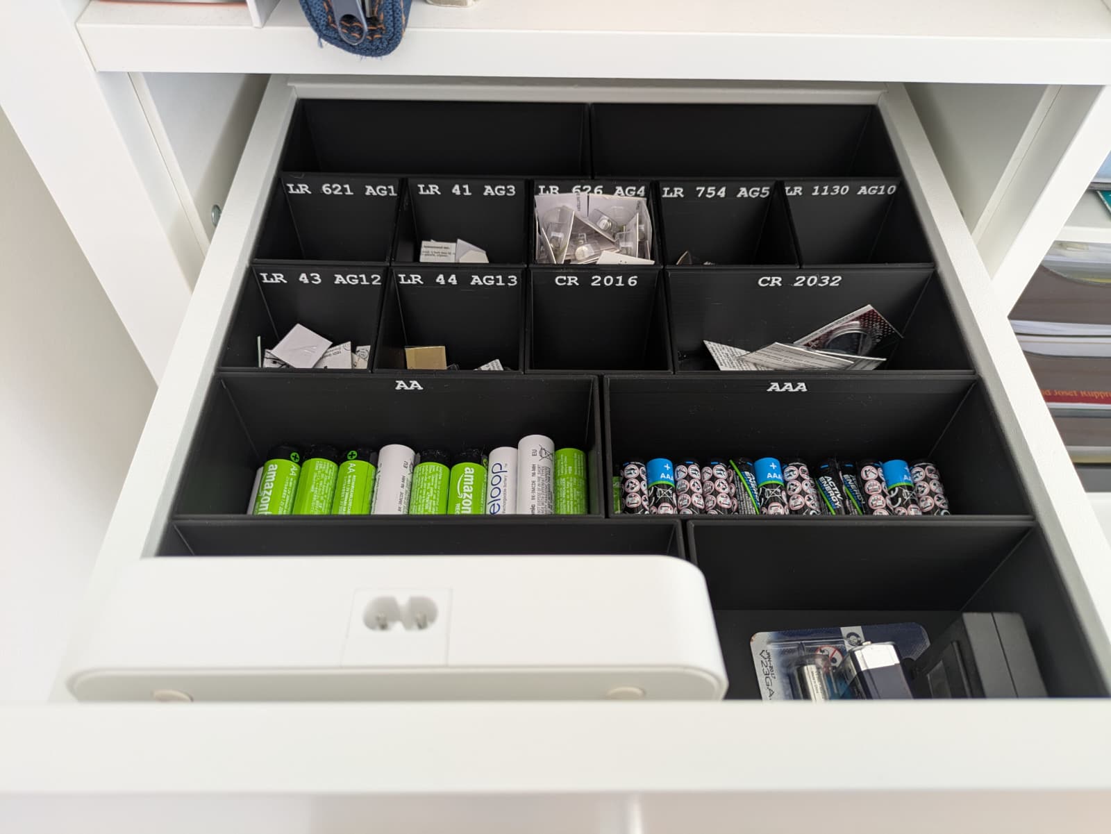 Batterie Organizer Kallax schublade