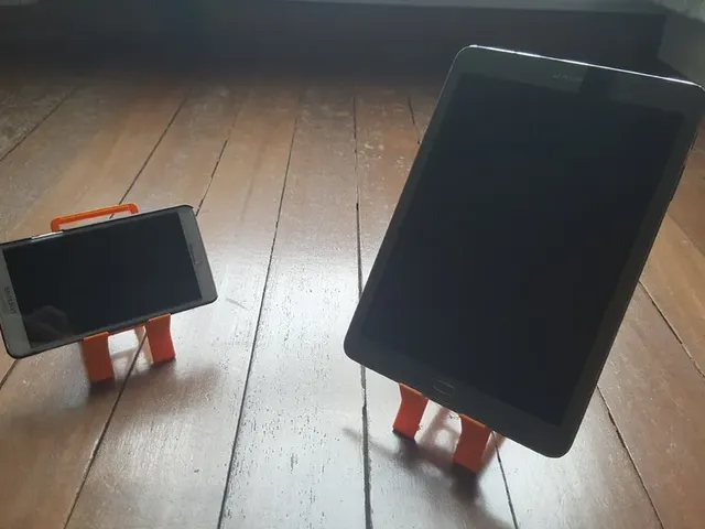 Print in place adjustable phone/tablet stand