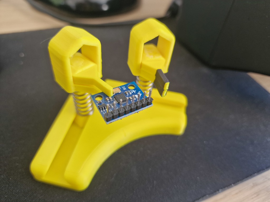 Miniatura 3 do modelo 3D Soldering helping hand/third hand