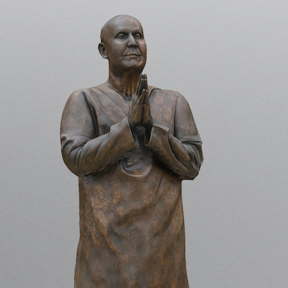 Sri Chinmoy statue