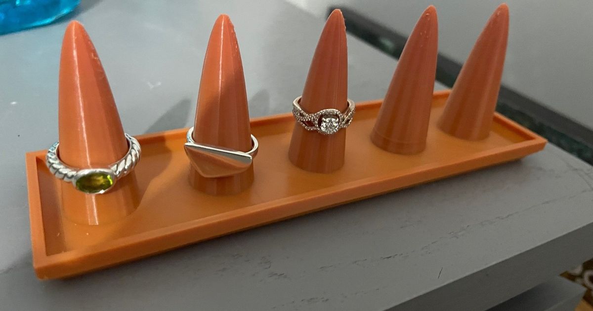 5 Ring Holder by Dan Tapia Download free STL model