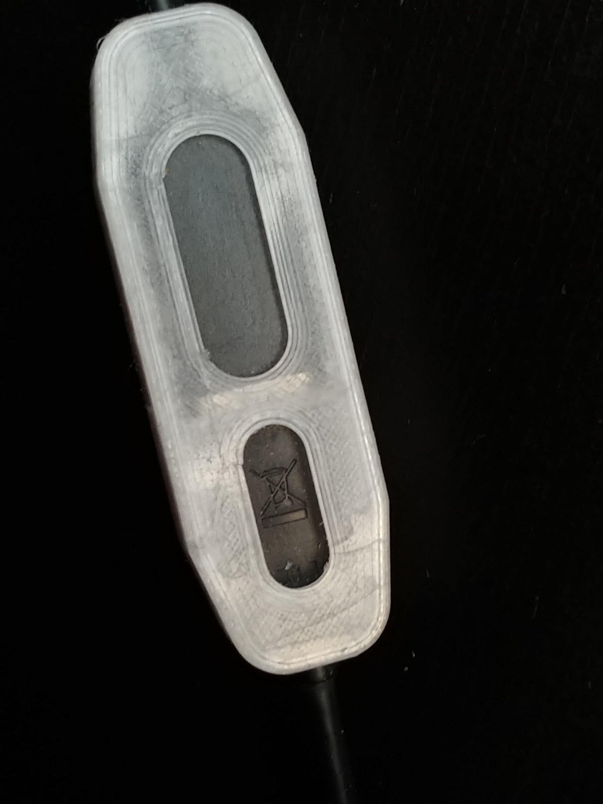 Ugreen USB-A cable plug-socket retainer
