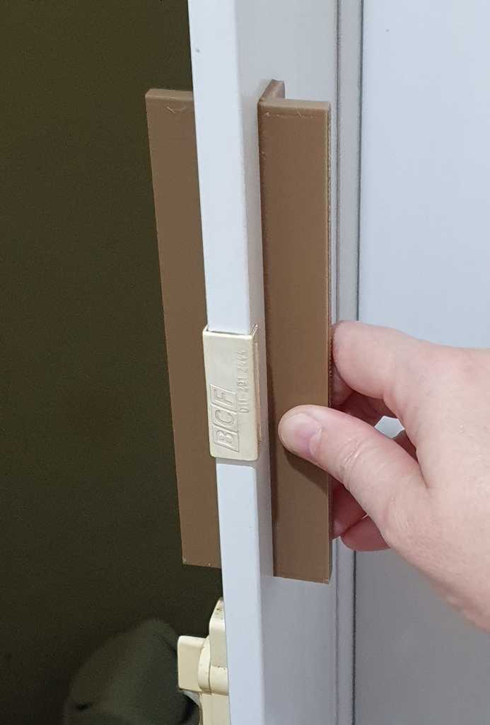 Door handle - knob - folding door