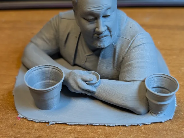 Кит за стойкой