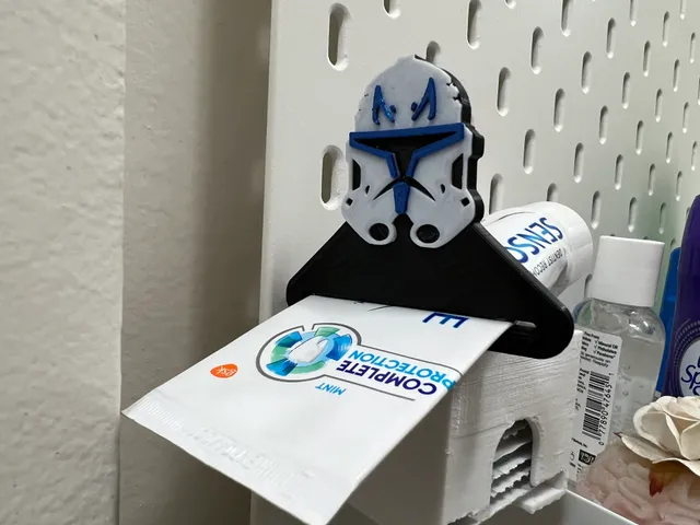 Captain Rex Toothpaste Squeezer
