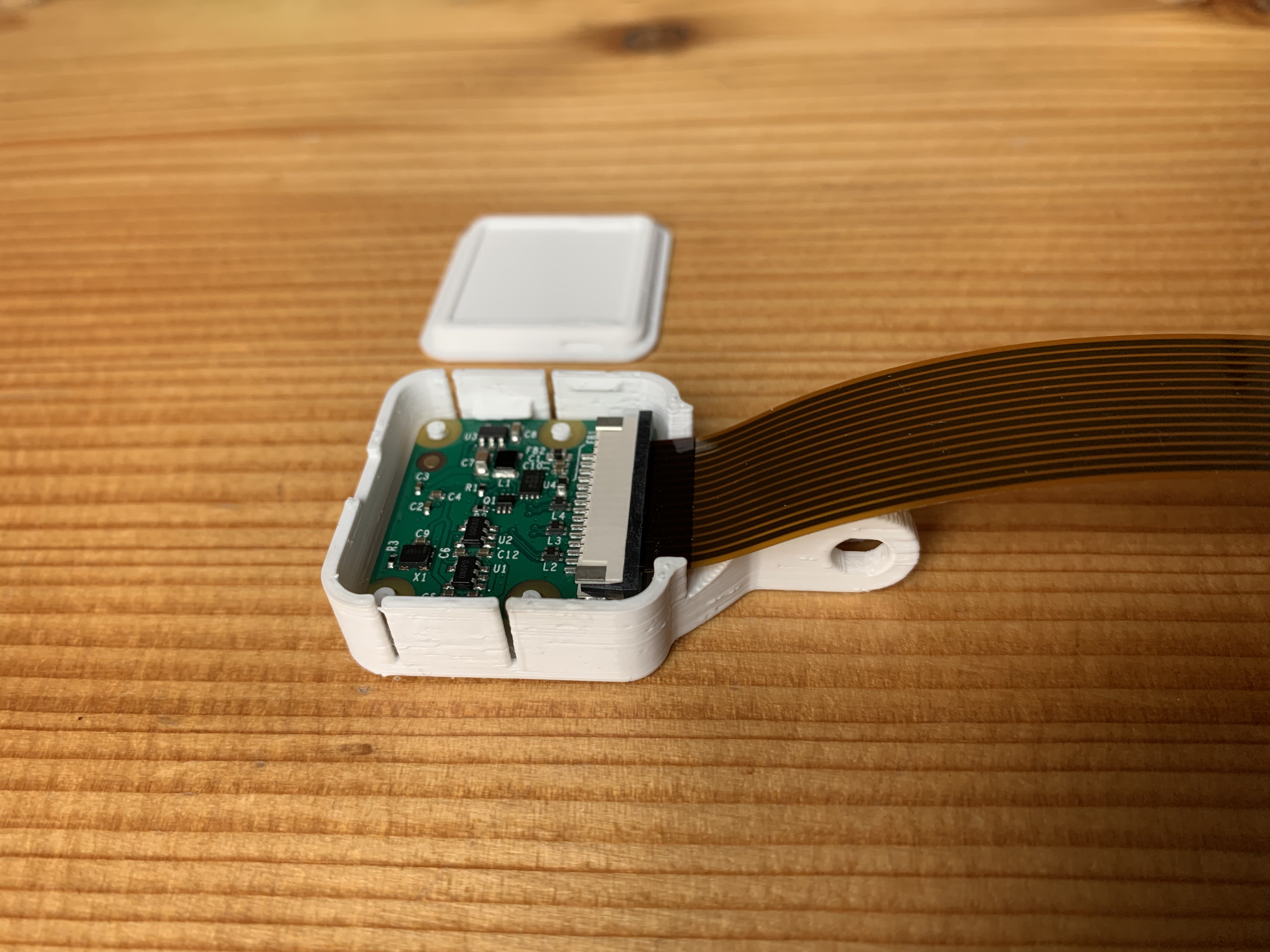 Miniatura 2 do modelo 3D Snap fit case/box for Raspberry Pi Camera Module v2