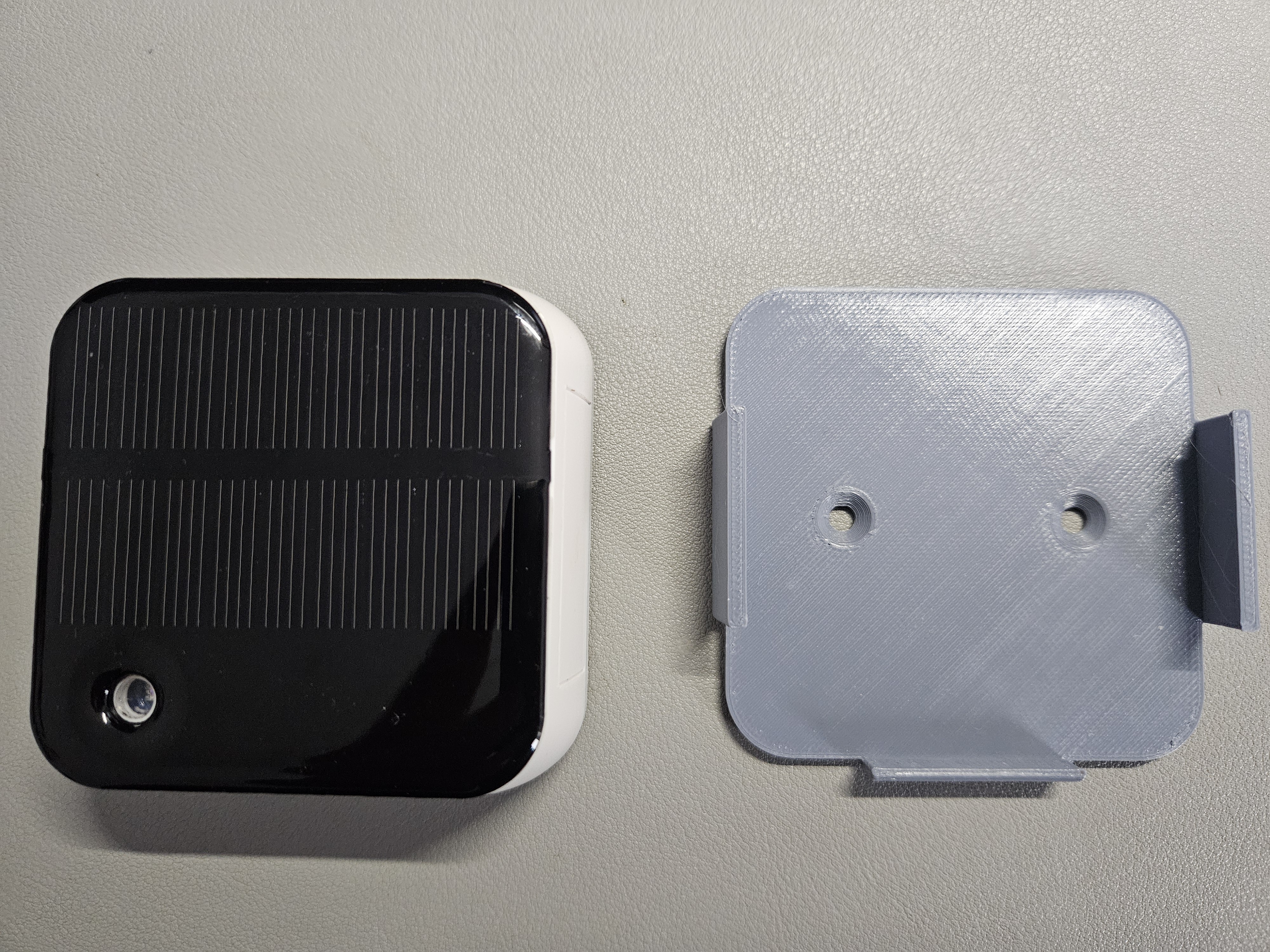 Mountingbase for outdoors lux/light sensor