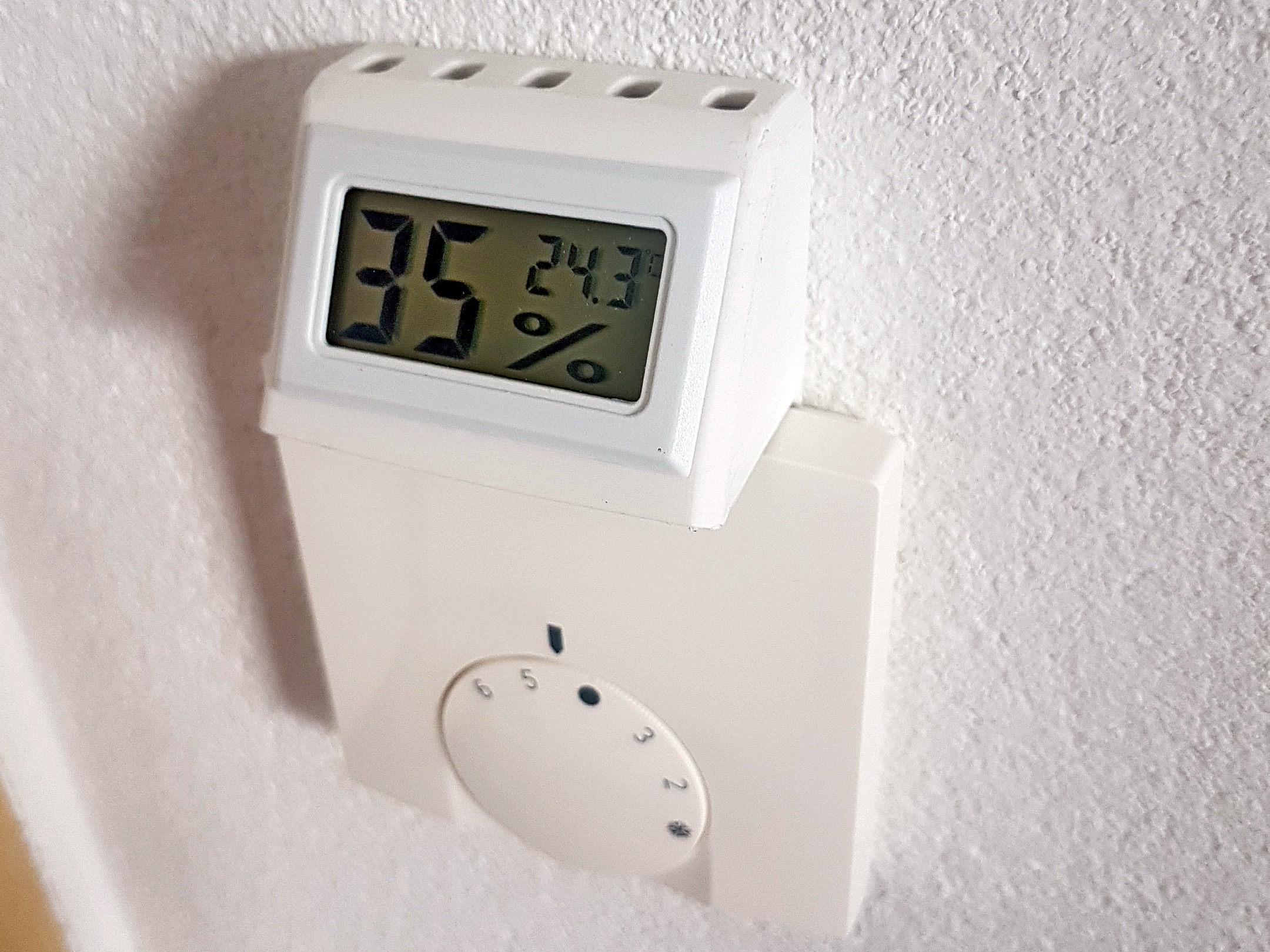 Hygrometer Holder