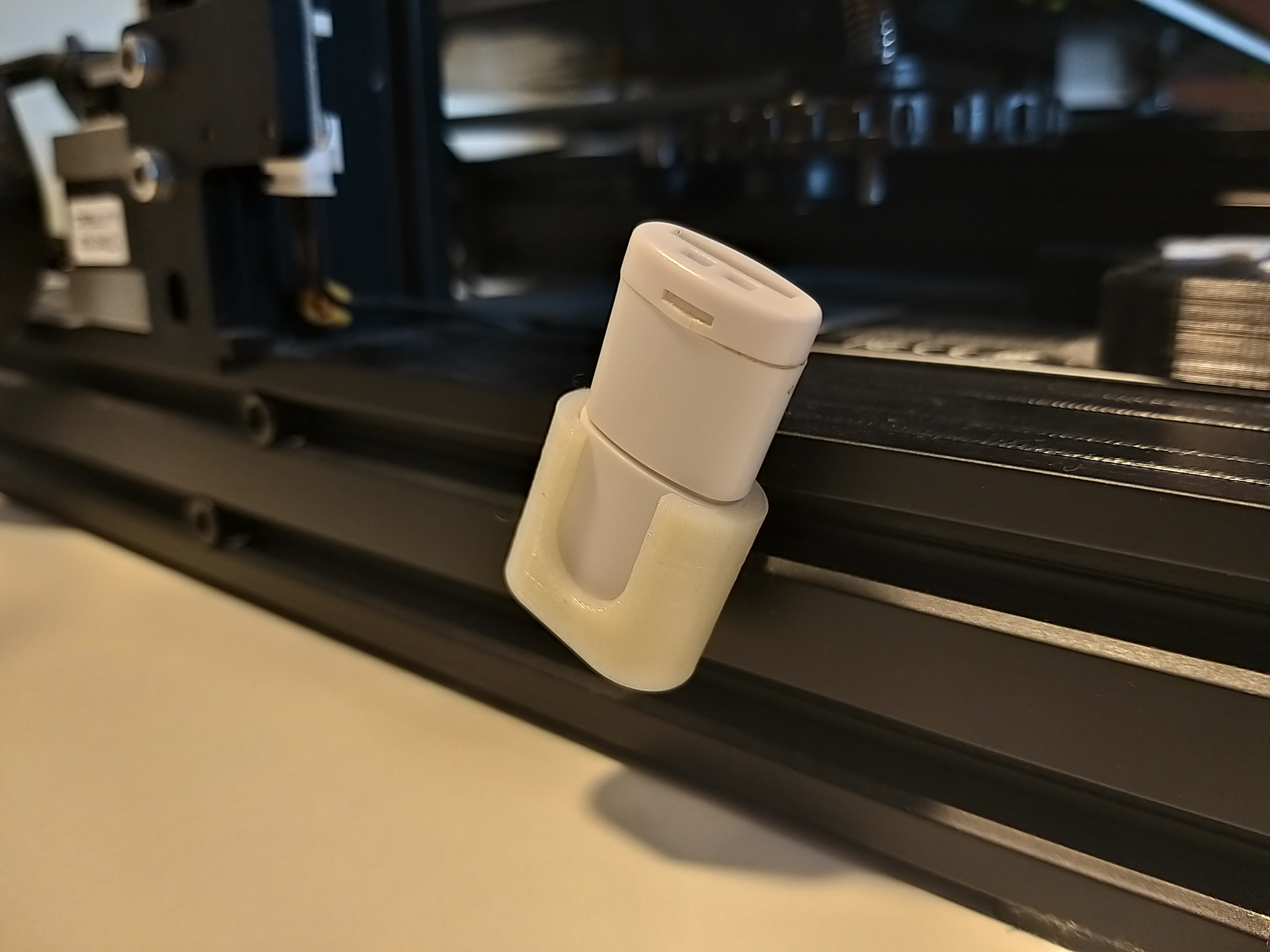 USB holder for Ender 3