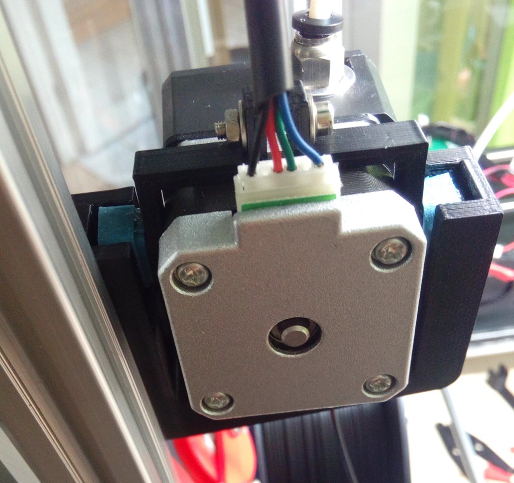 Nema 17 bowden extruder 2020 Mount with resonance dampening