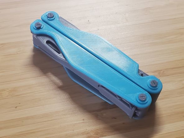 Miniatura 2 do modelo 3D Pliers Multitool