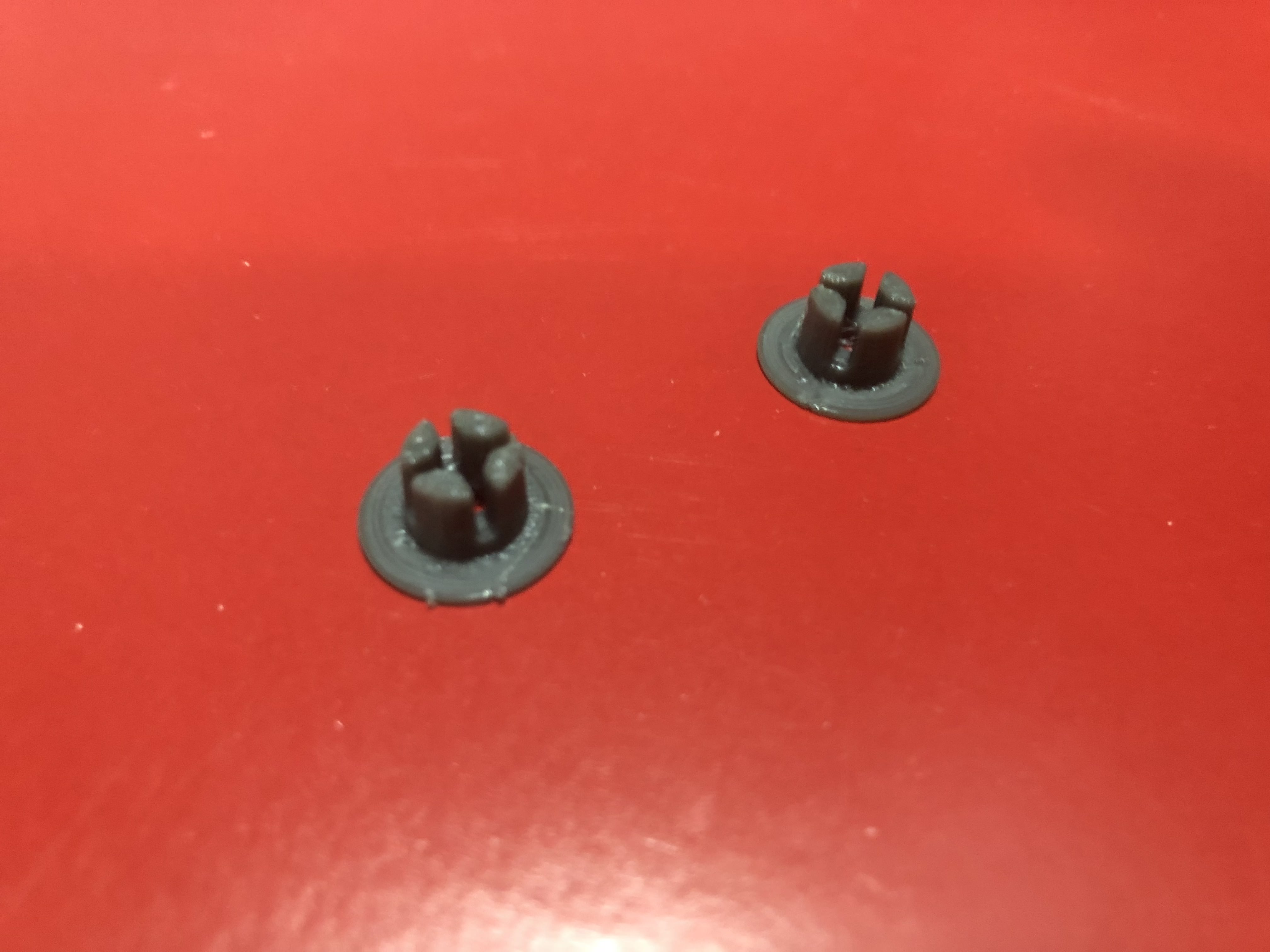 Well nut for 1/4" pegboard