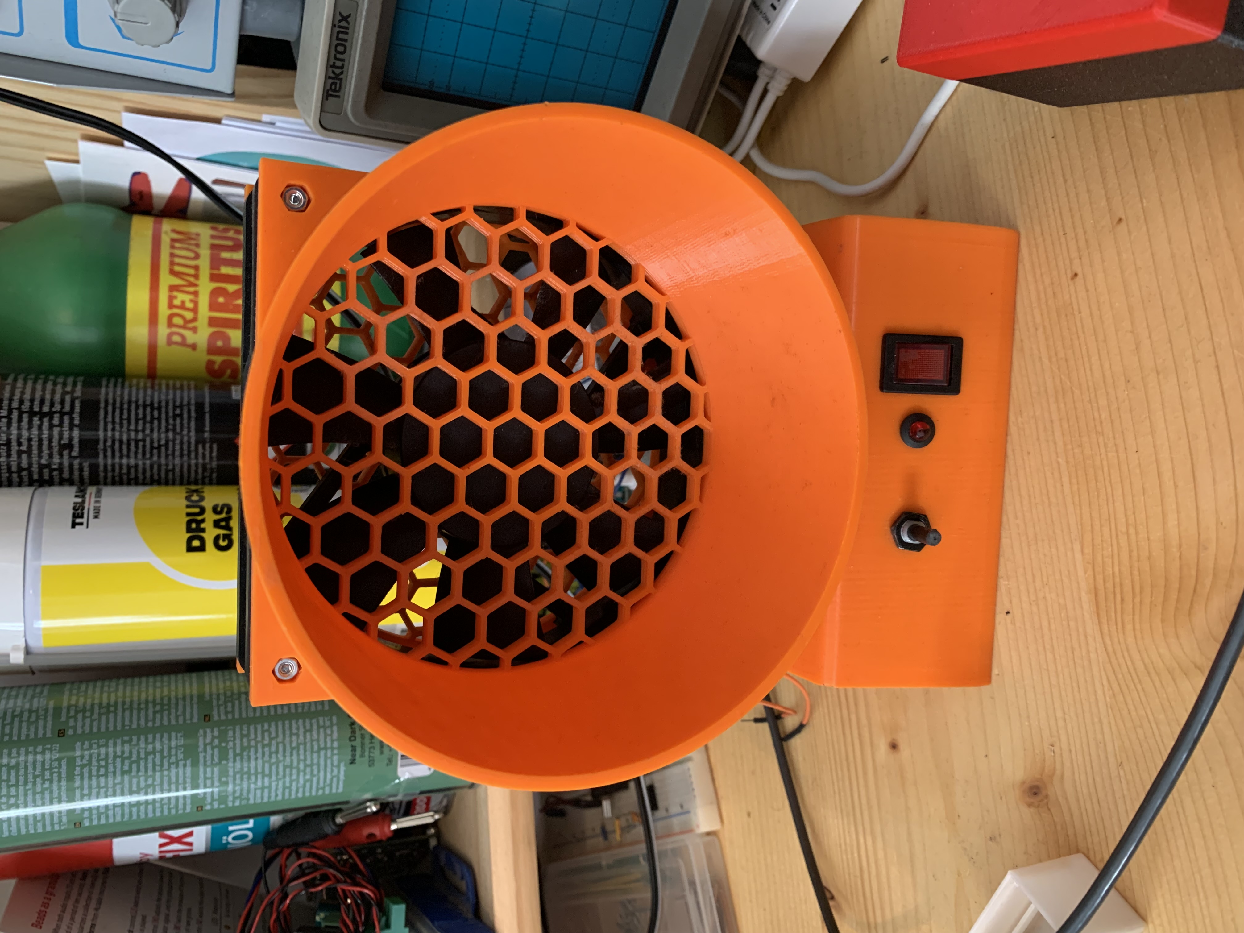 Fume Extractor with PWM Fan (Electronics Tinkering Required)