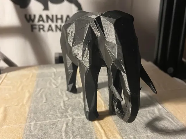 sculpture elephant a la Richard Orlinski
