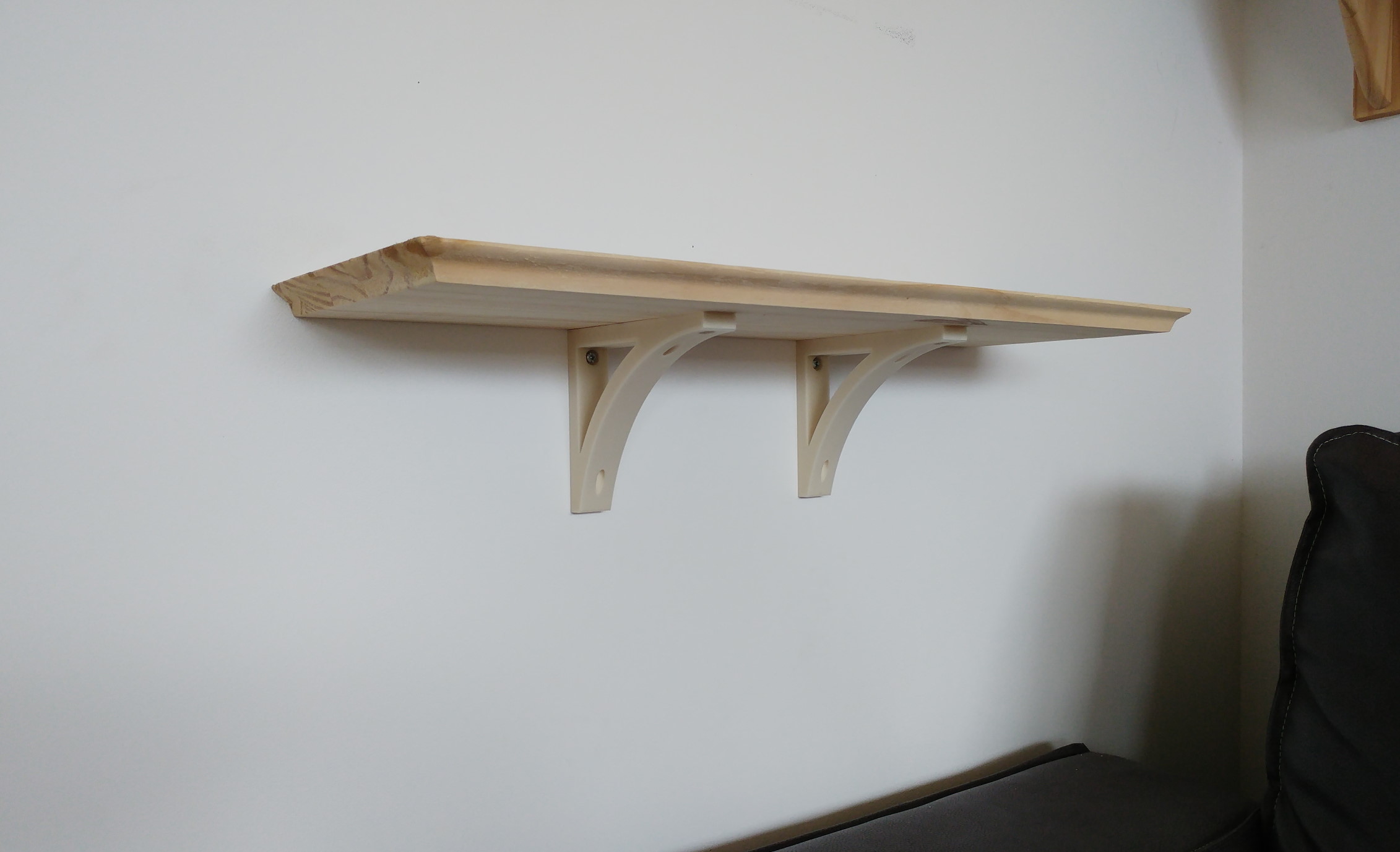 Basic shelf bracket