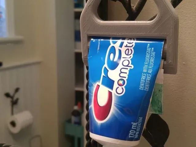 Toothpaste Buckle
