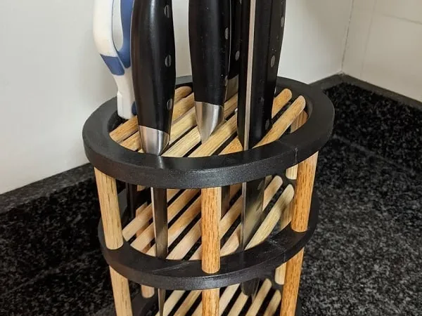 The Dowel:Knife Stand