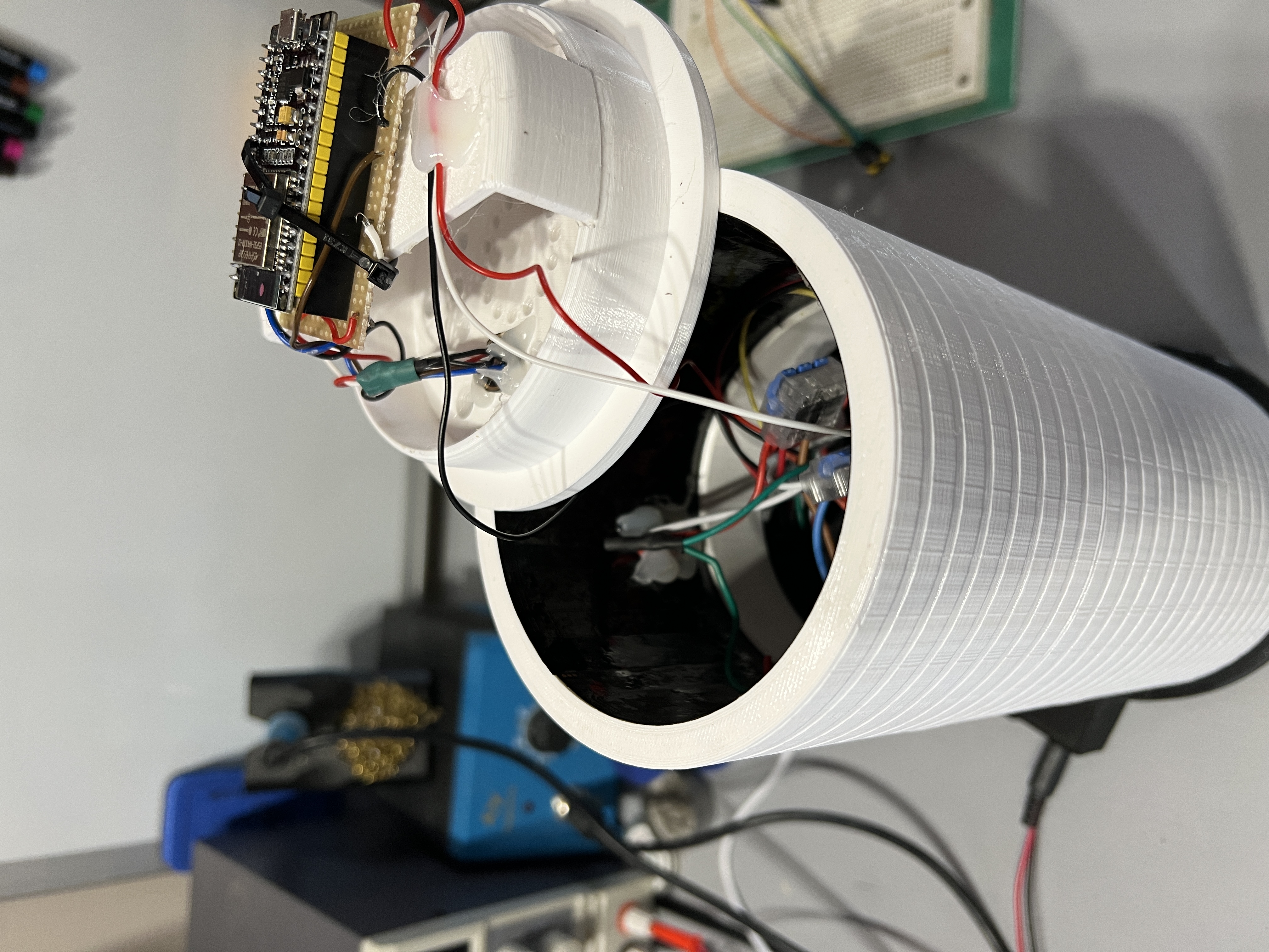 Miniatura 6 do modelo 3D Round LED Tower Lamp